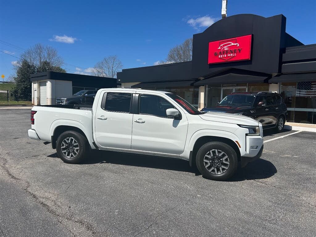 2024 NISSAN Frontier