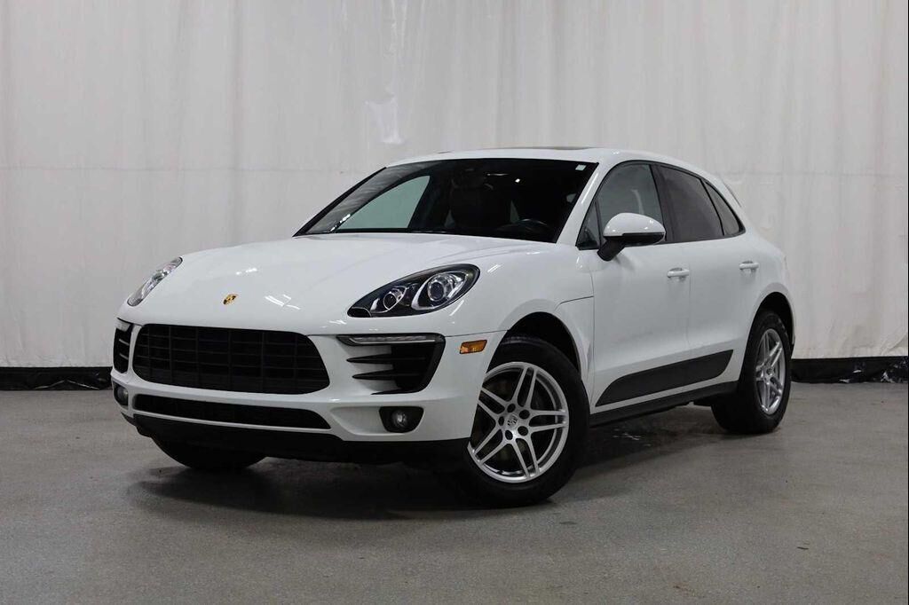 2017 PORSCHE Macan