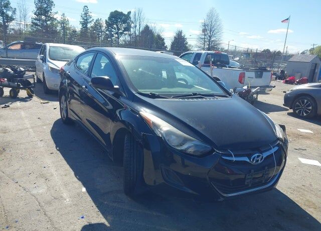 2011 HYUNDAI Elantra