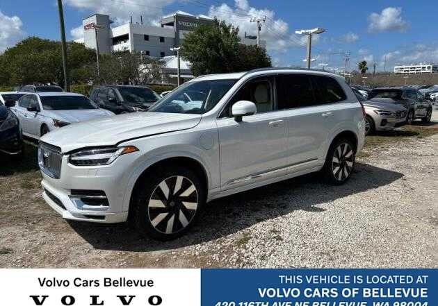 2023 VOLVO XC90
