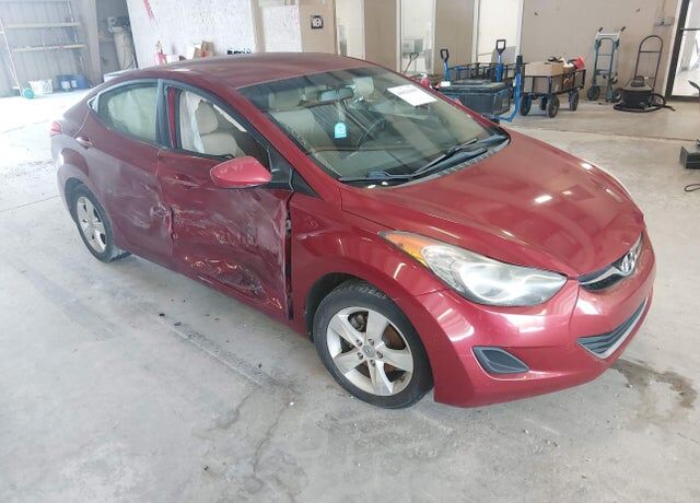 2011 HYUNDAI Elantra