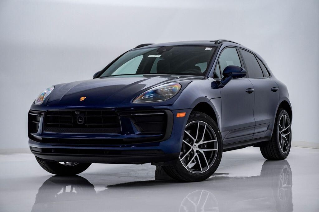 2026 PORSCHE Macan