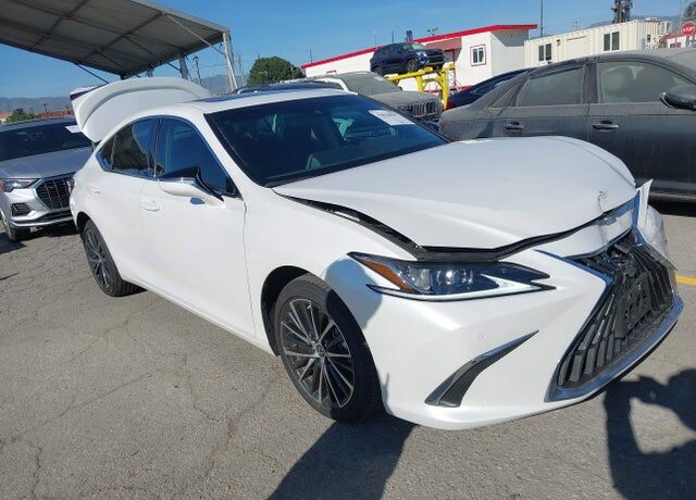 2024 LEXUS ES