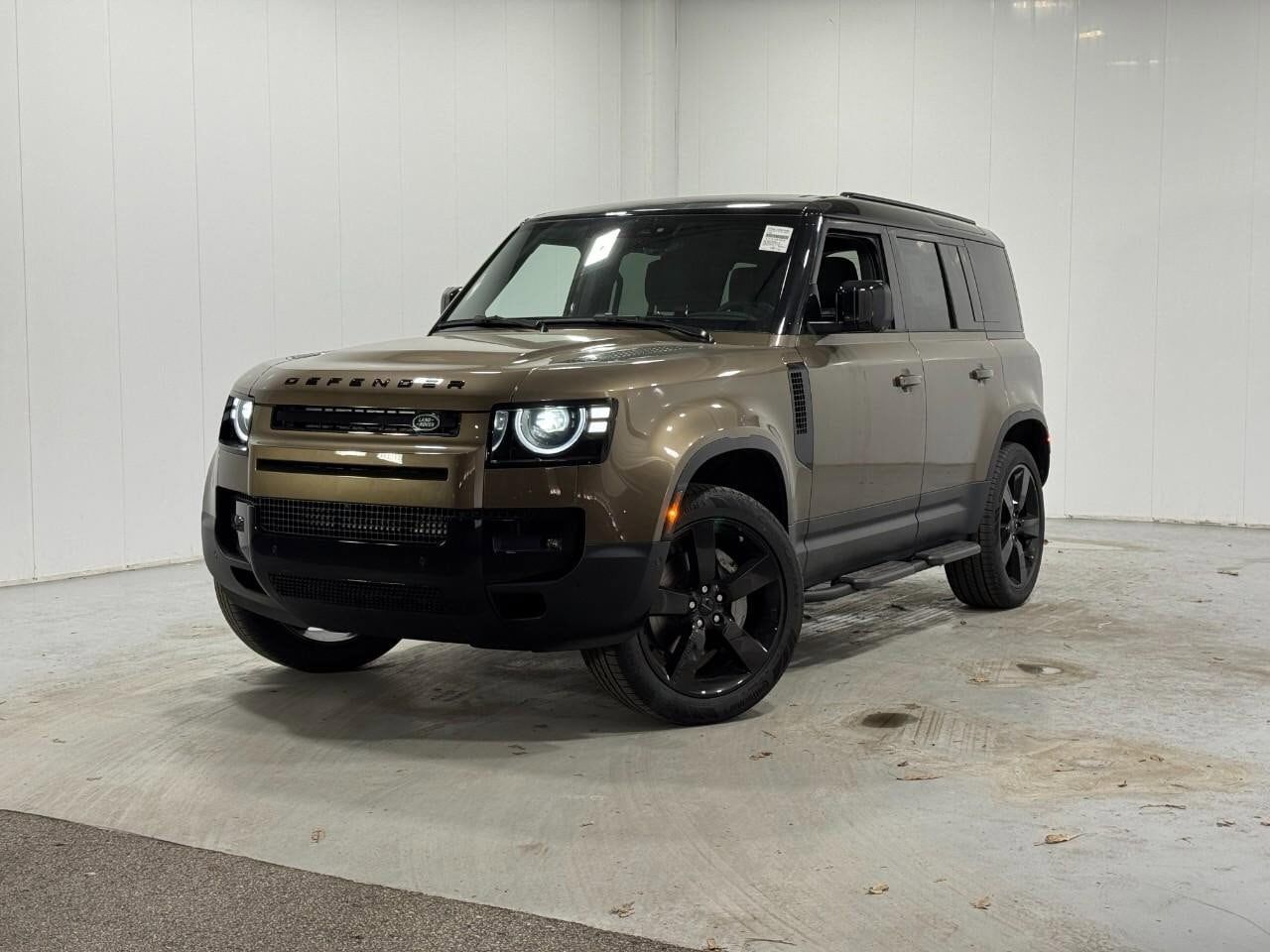2026 LAND ROVER Defender