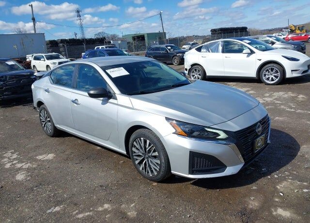 2024 NISSAN Altima