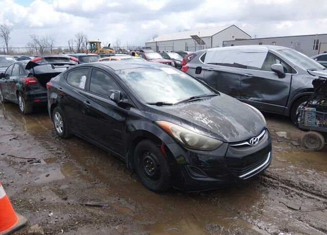 2012 HYUNDAI Elantra