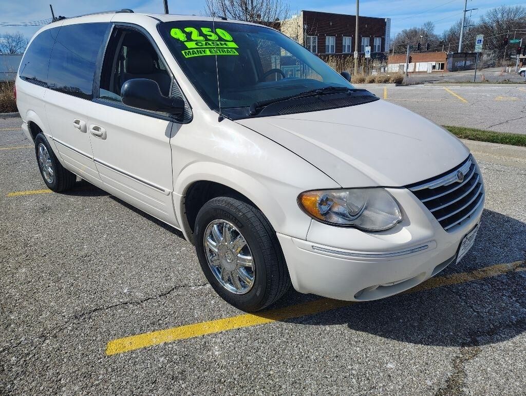 2006 CHRYSLER Town and Country