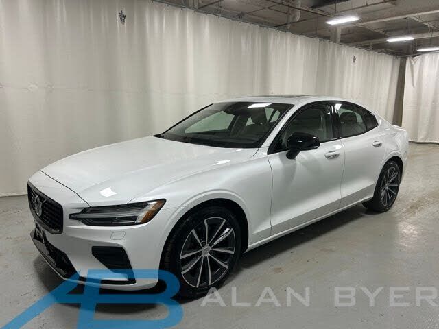 2022 VOLVO S60