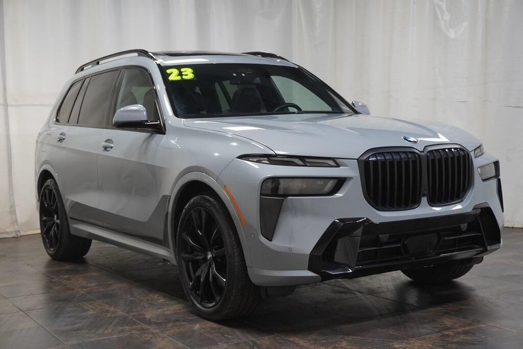 2023 BMW X7