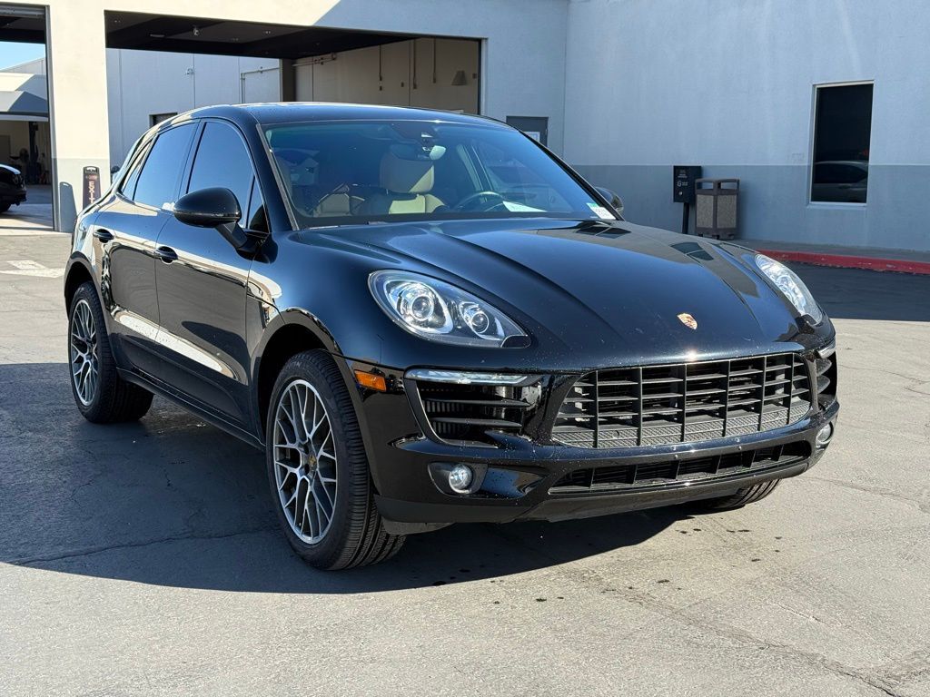 2018 PORSCHE Macan