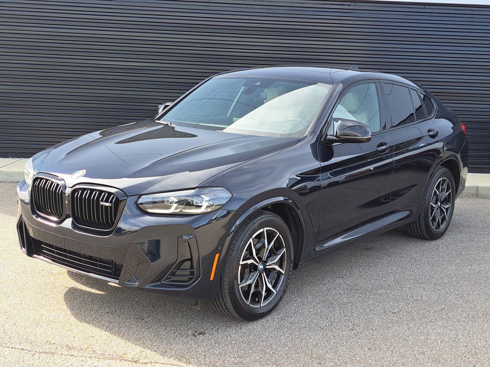 2023 BMW X4