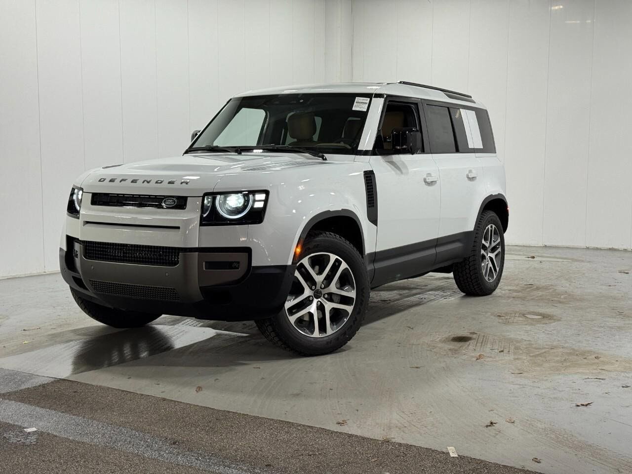 2026 LAND ROVER Defender
