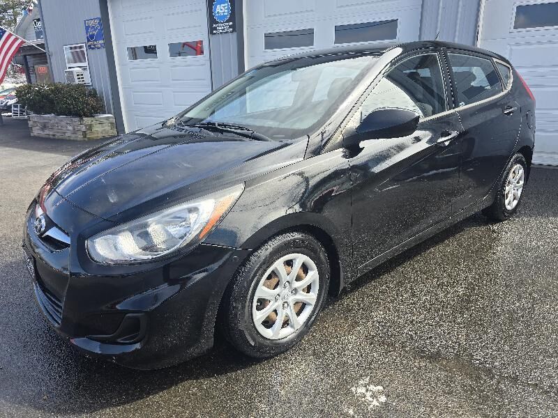 2013 HYUNDAI Accent