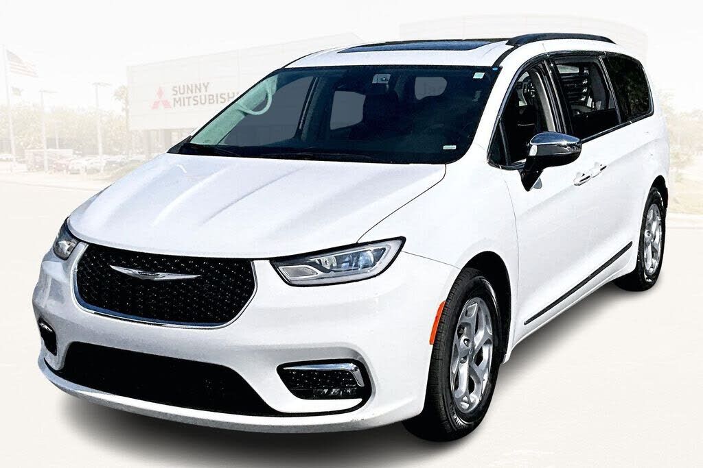 2023 CHRYSLER Pacifica