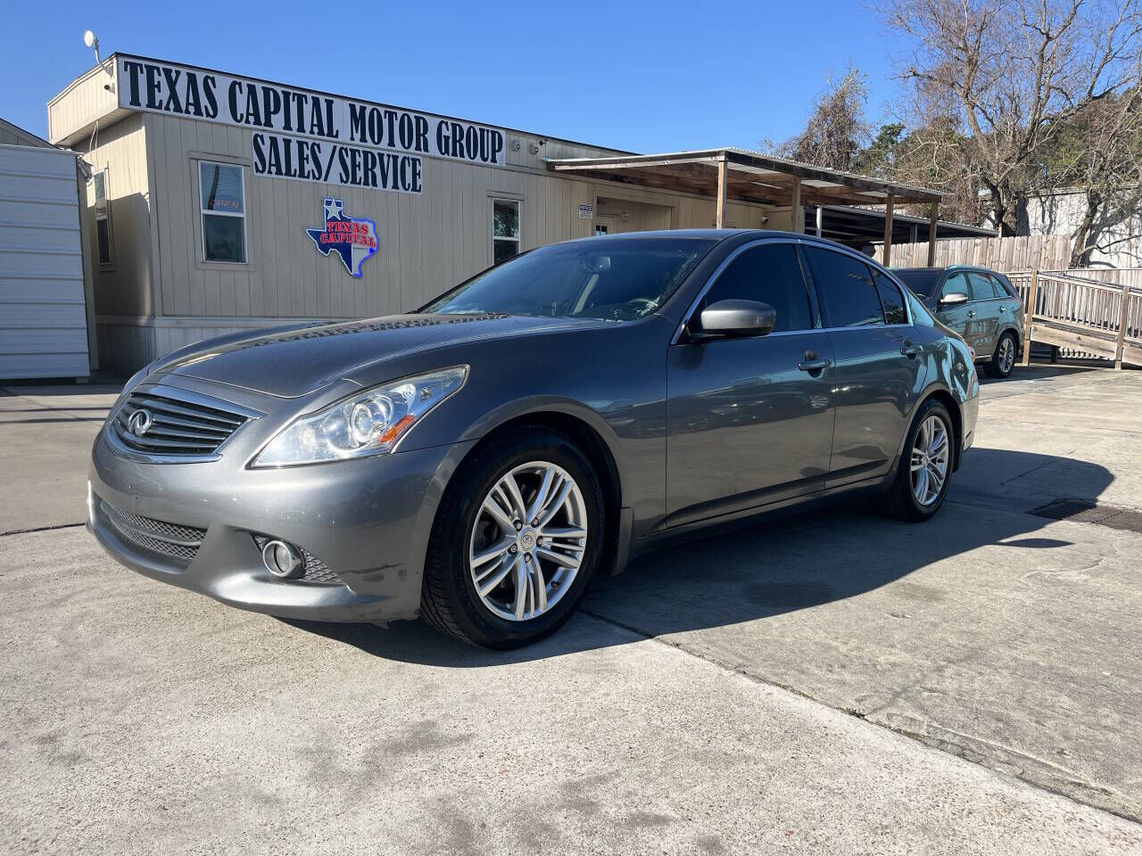 2013 INFINITI G37