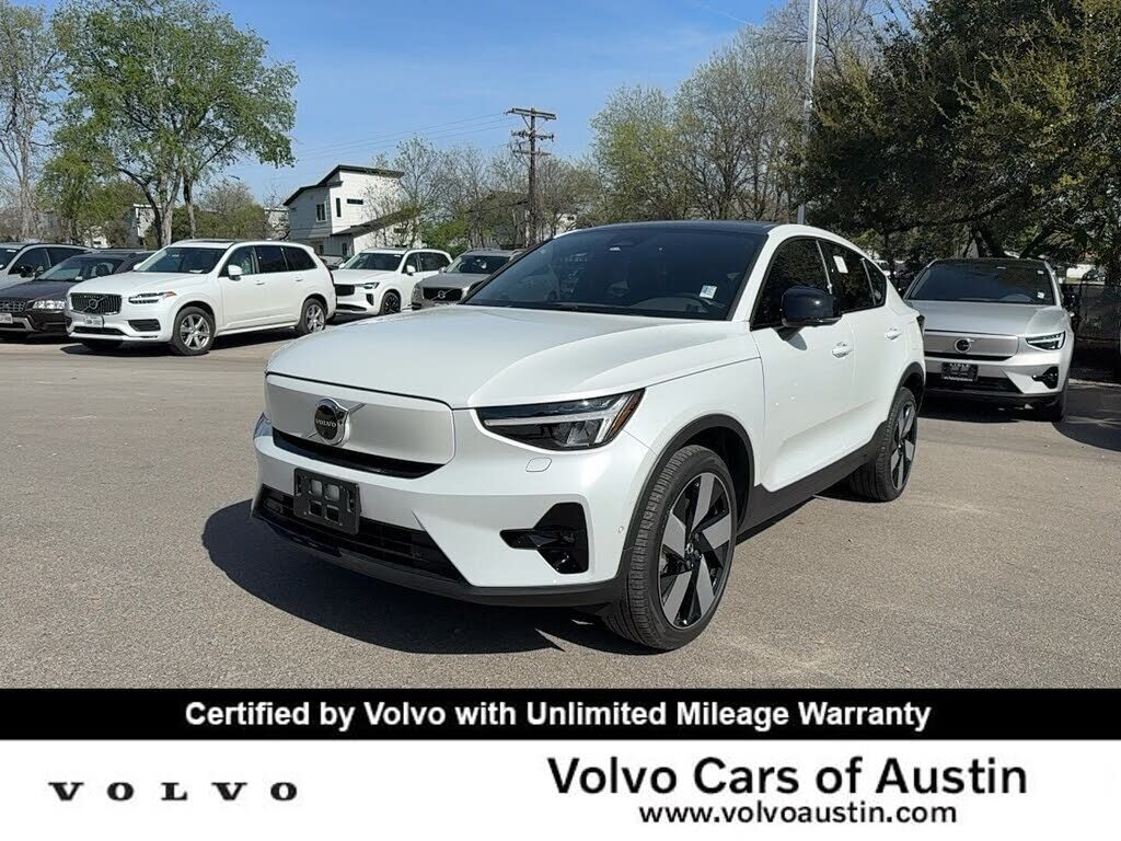 2023 VOLVO C40
