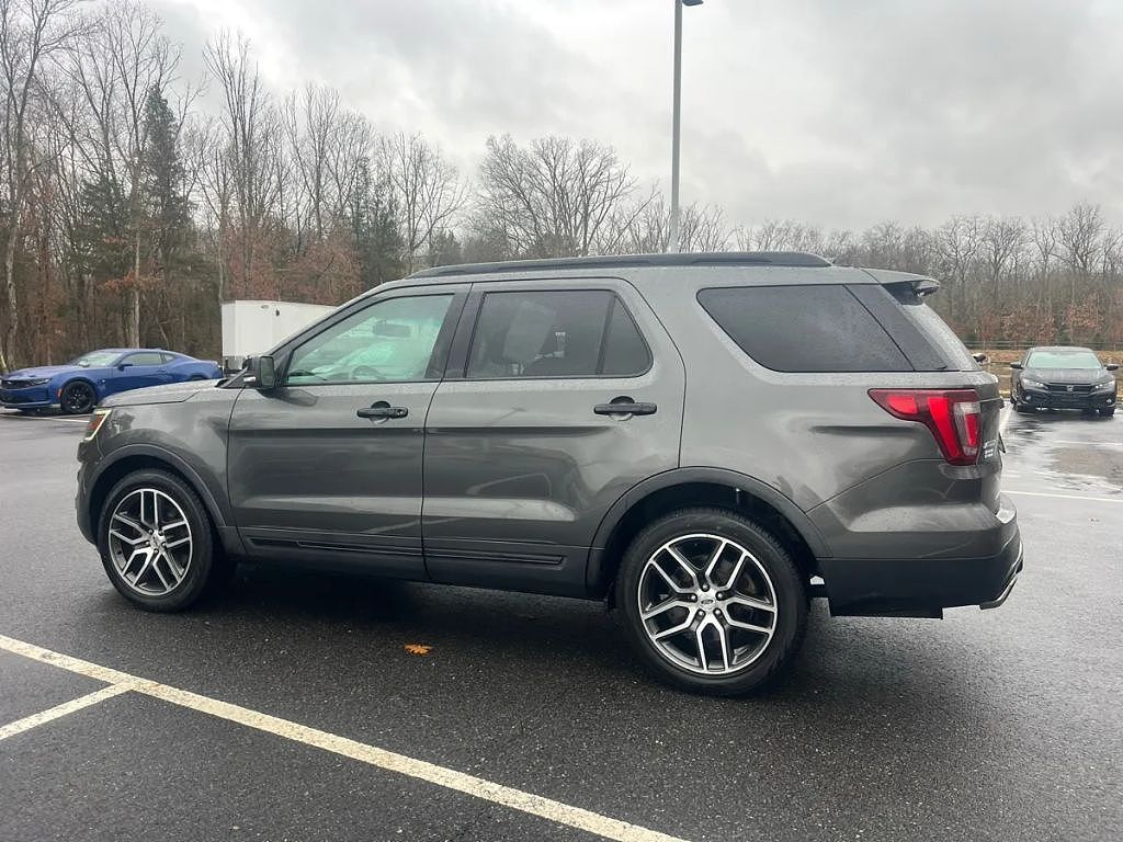 2017 FORD Explorer