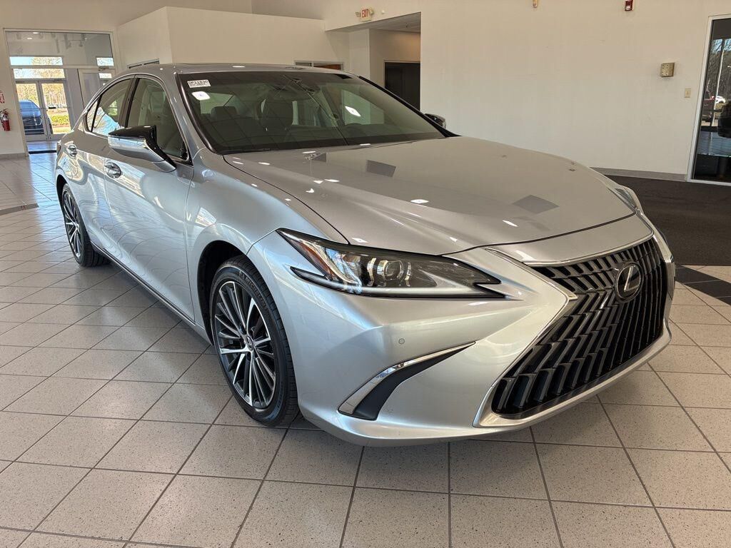 2024 LEXUS ES