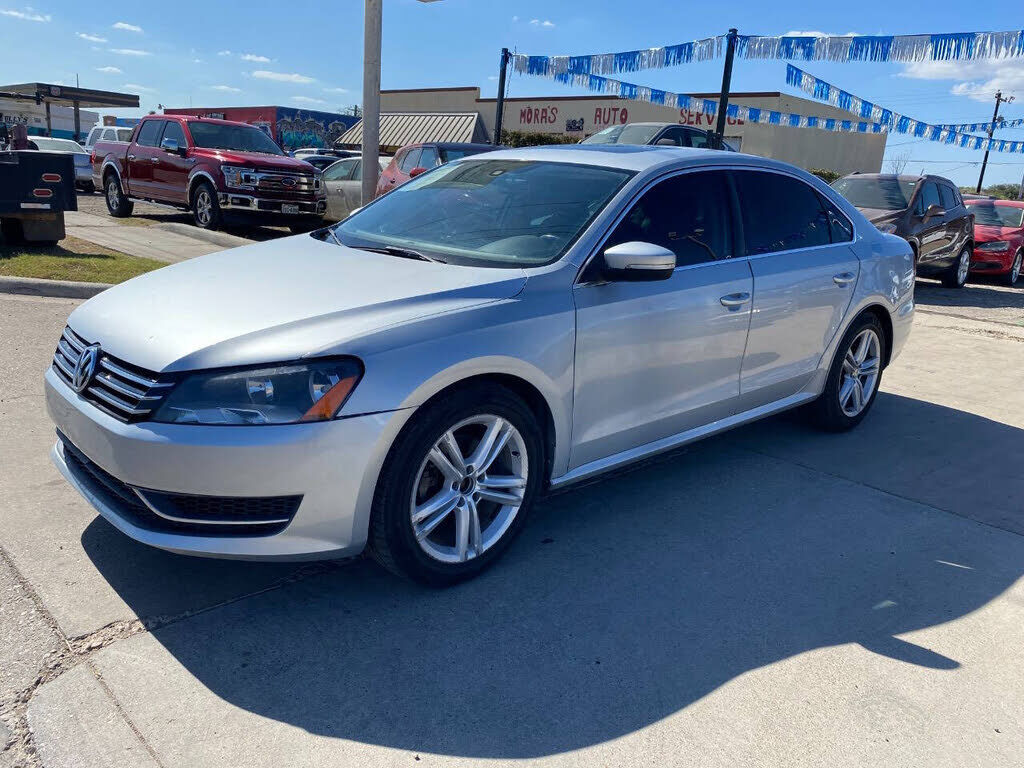2014 VOLKSWAGEN Passat