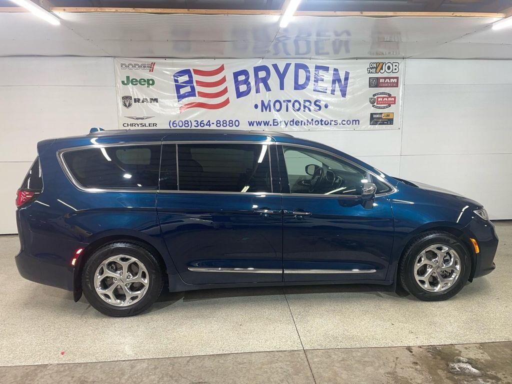 2022 CHRYSLER Pacifica