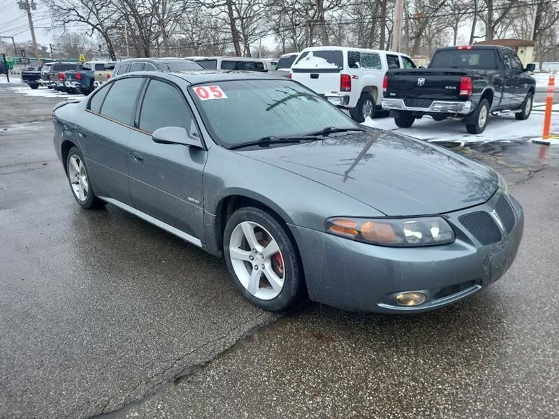 2005 PONTIAC Bonneville