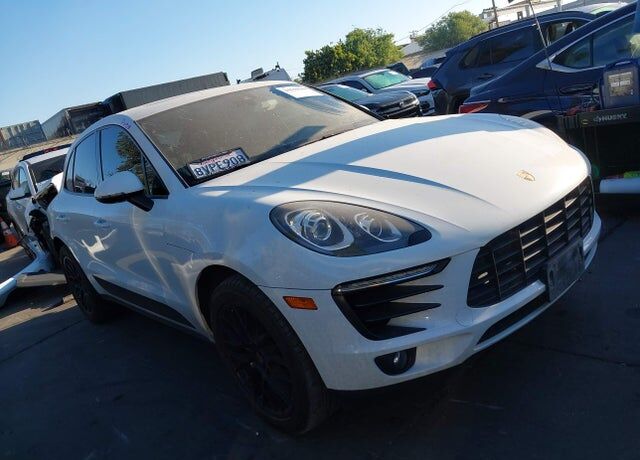 2018 PORSCHE Macan