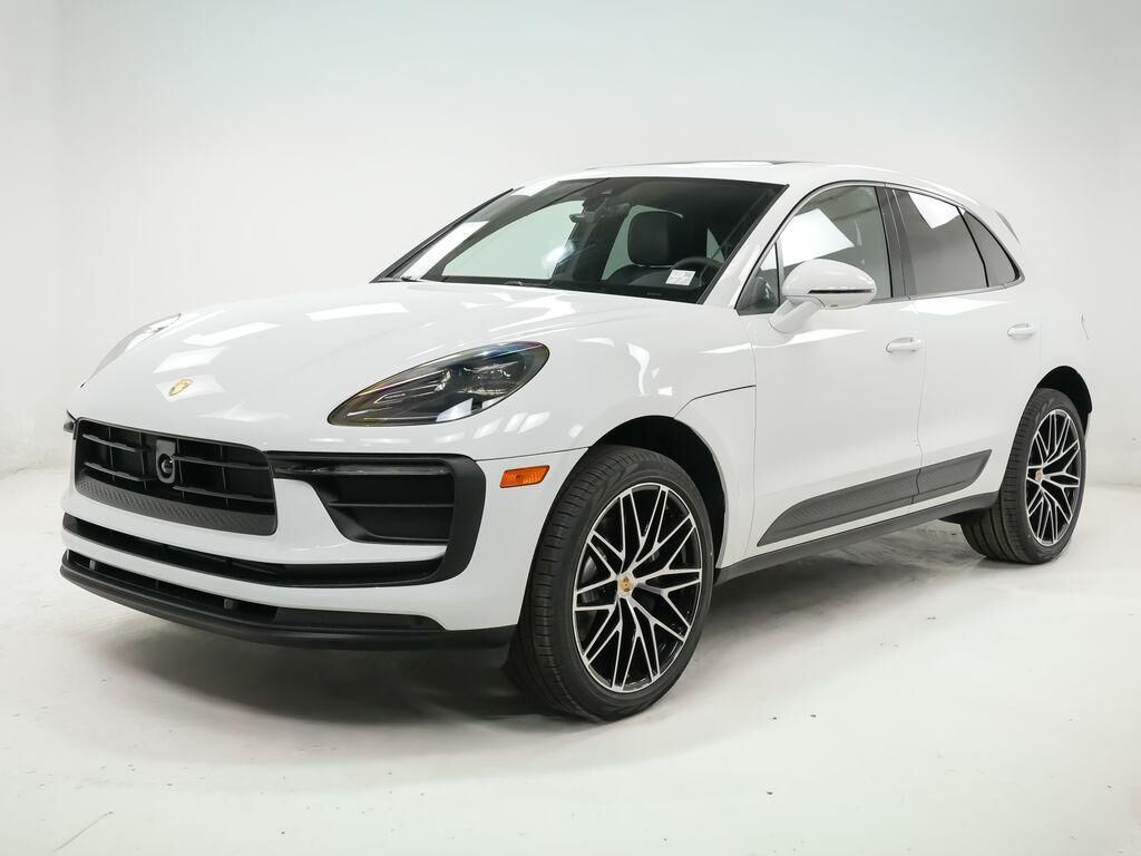2026 PORSCHE Macan