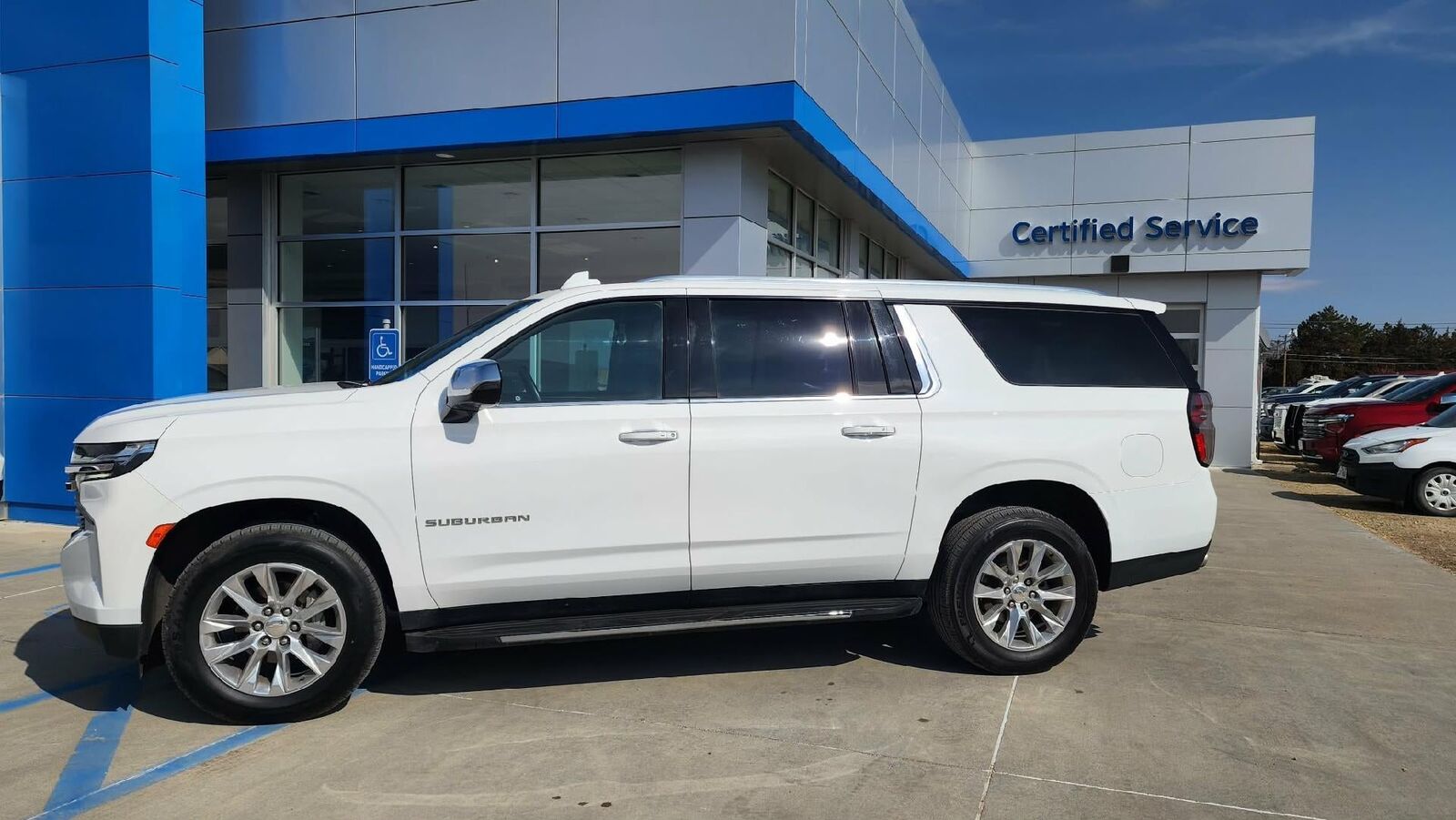 2023 CHEVROLET Suburban