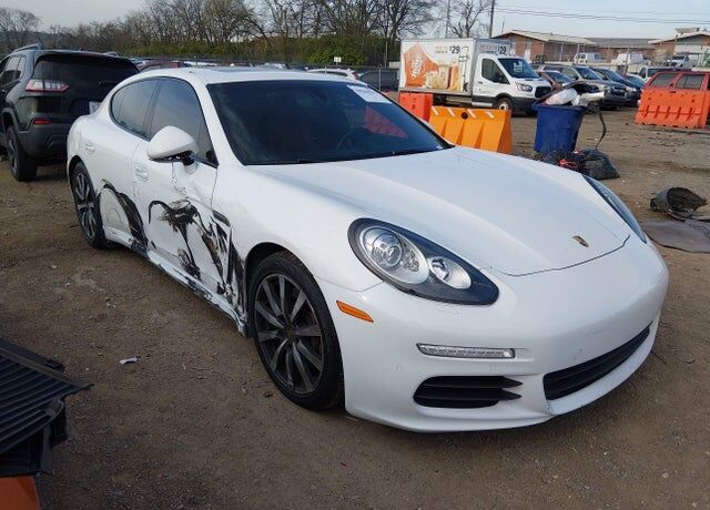 2015 PORSCHE Panamera