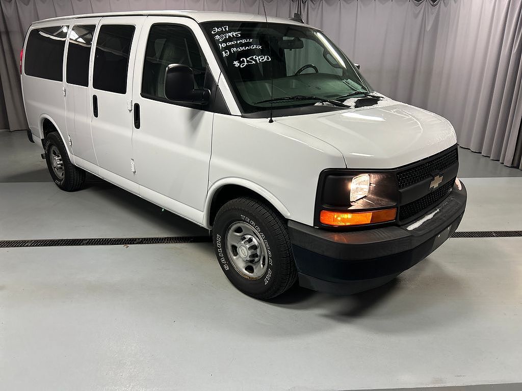 2017 CHEVROLET Express