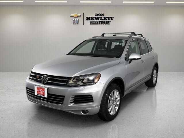 2013 VOLKSWAGEN Touareg