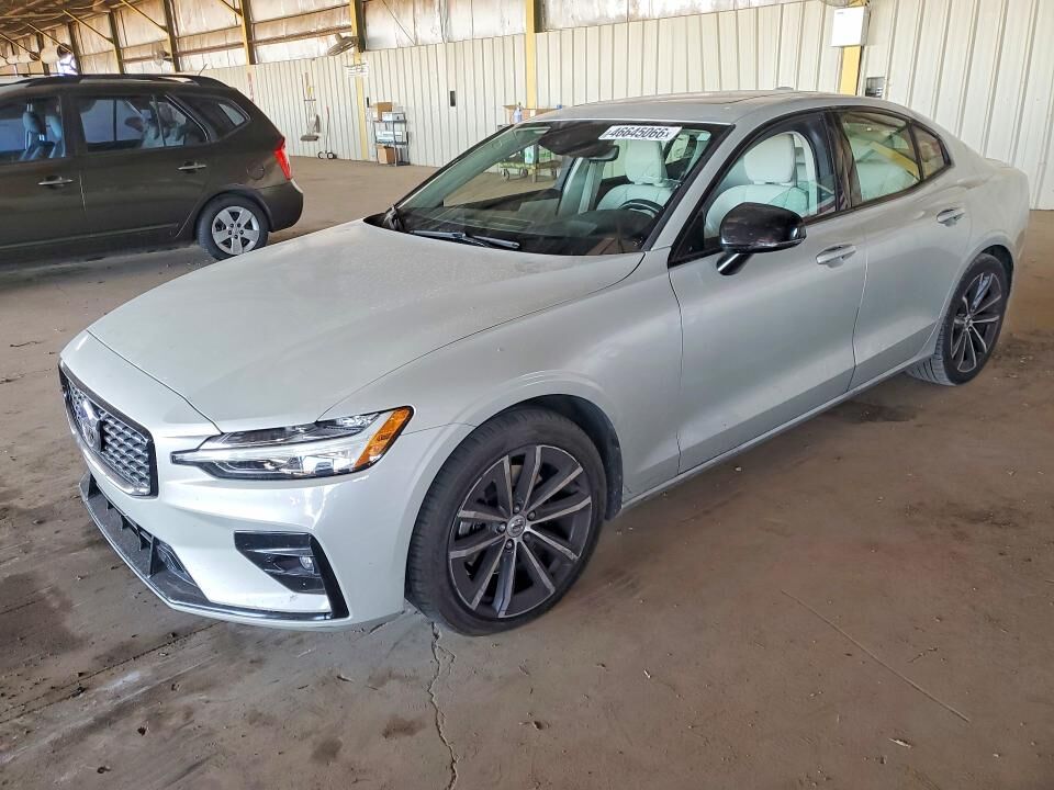 2021 VOLVO S60