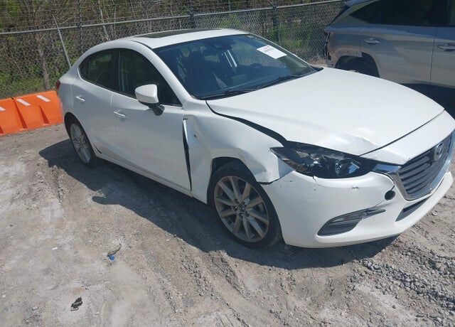 2017 MAZDA Mazda3