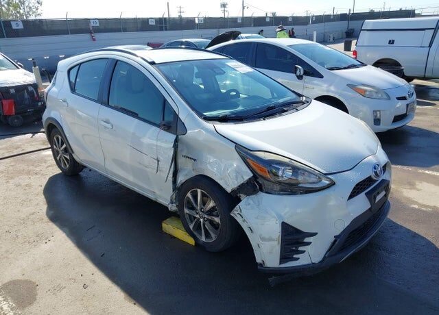 2018 TOYOTA Prius