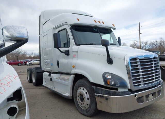 2016 FREIGHTLINER Cascadia
