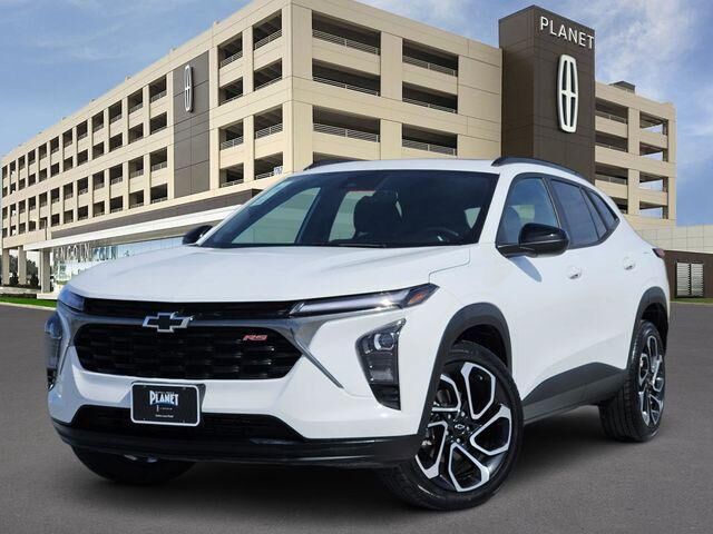 2025 CHEVROLET Trax