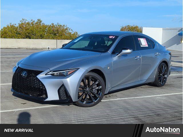 2021 LEXUS IS