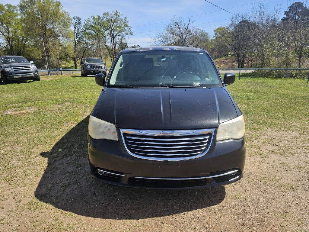 2013 CHRYSLER Town and Country