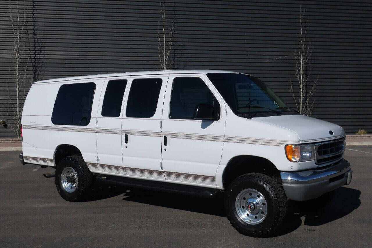2001 FORD E-350