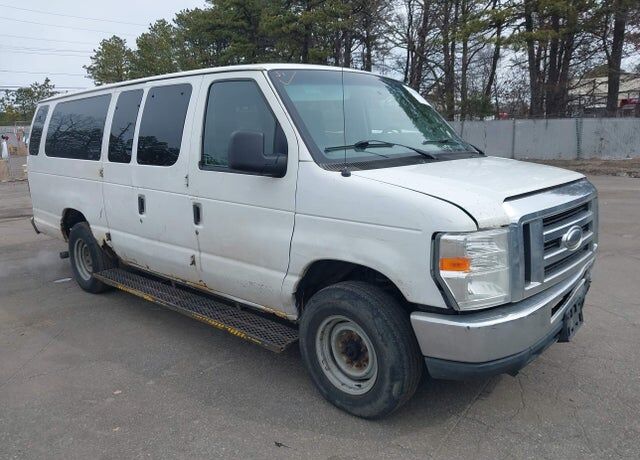 2013 FORD E-350