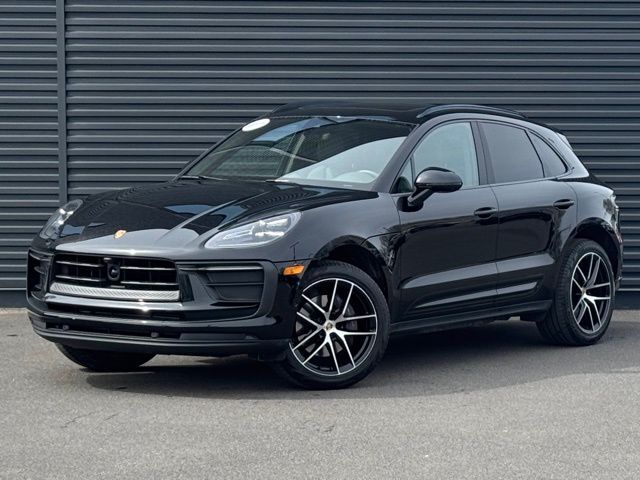 2023 PORSCHE Macan