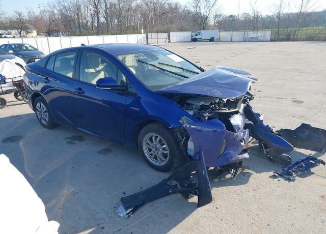 2017 TOYOTA PRIUS