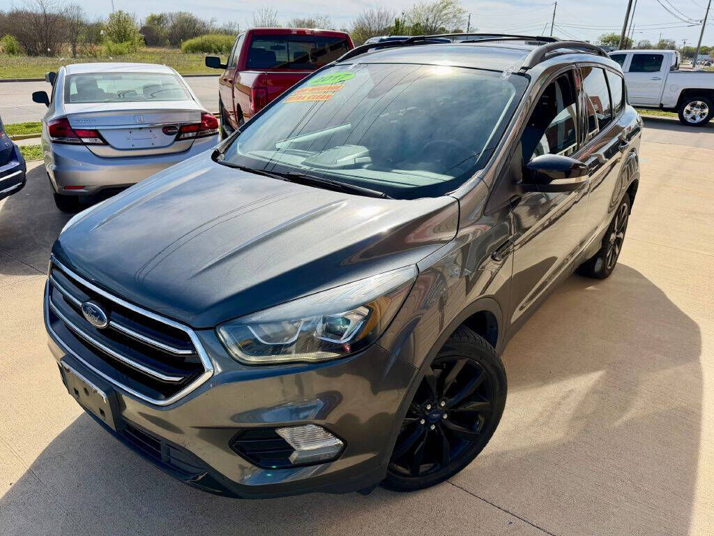 2017 FORD Escape