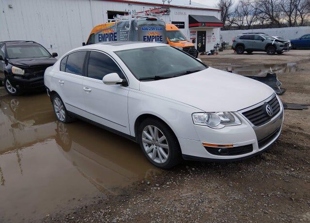 2010 VOLKSWAGEN Passat