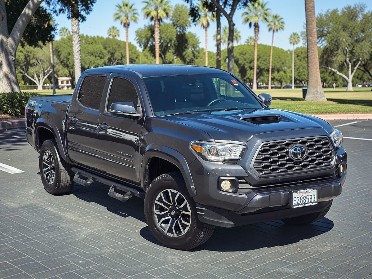 2020 TOYOTA Tacoma