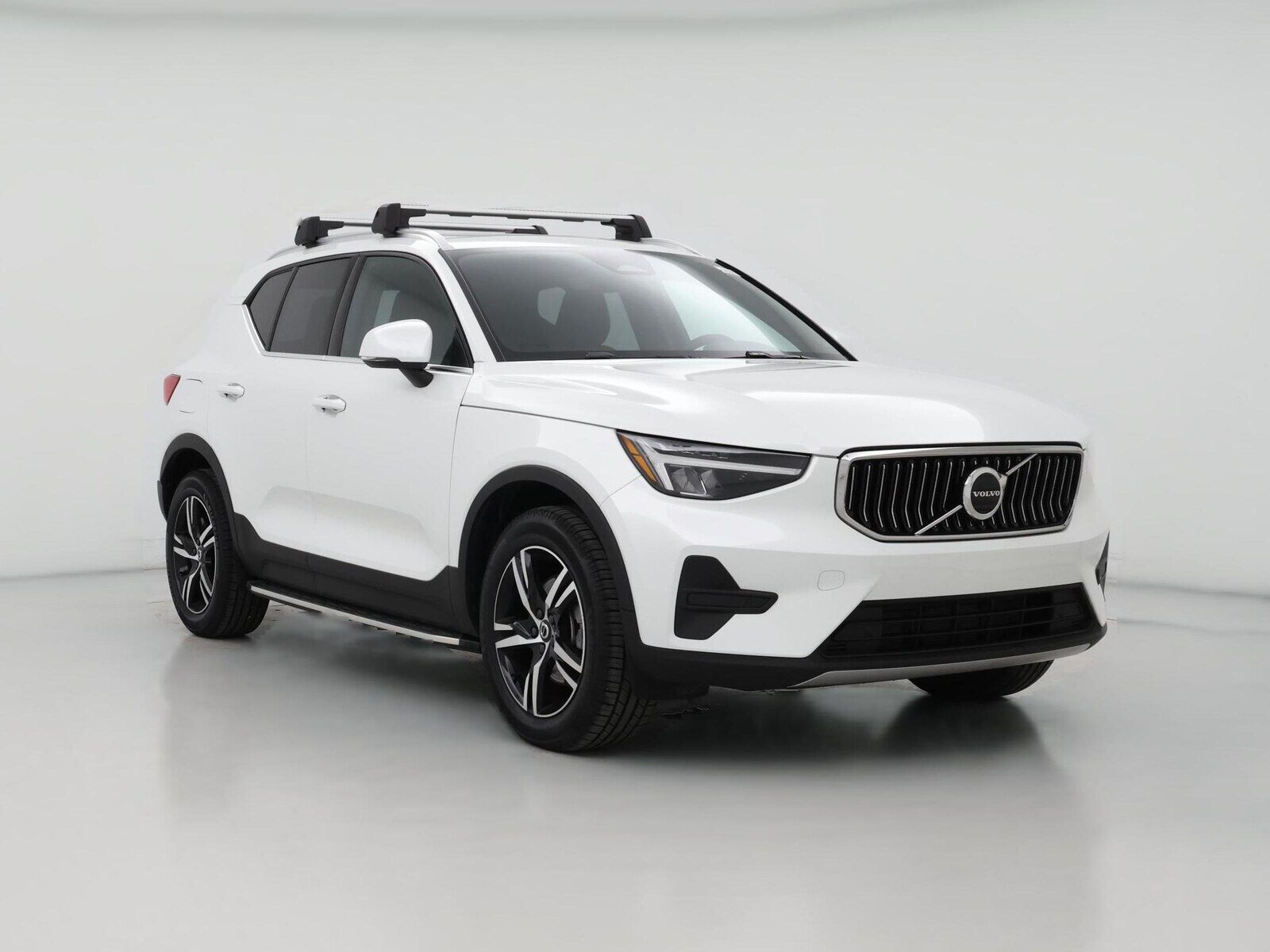 2024 VOLVO XC40