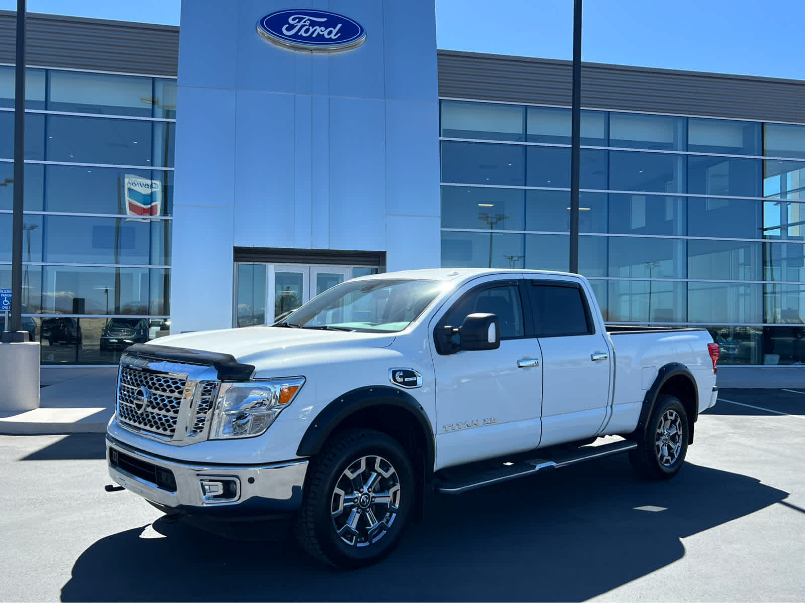 2017 NISSAN Titan