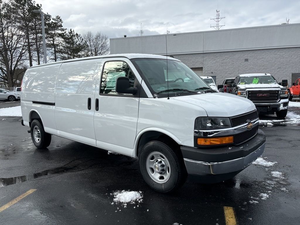2025 CHEVROLET Express