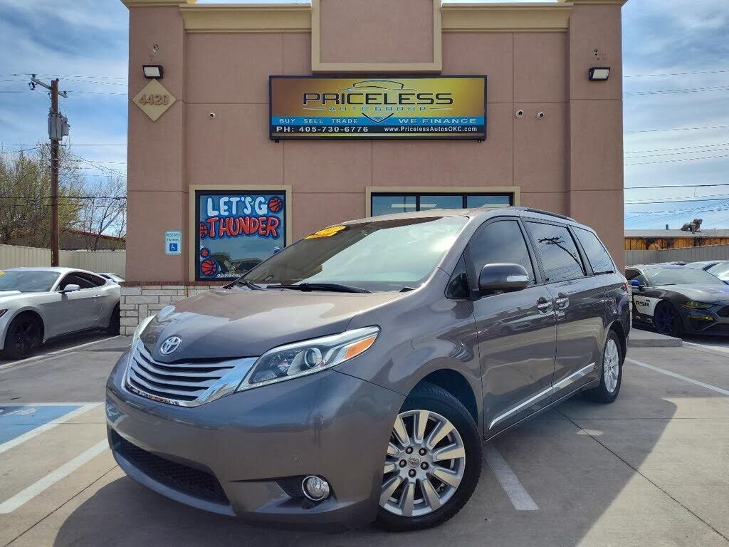 2017 TOYOTA Sienna