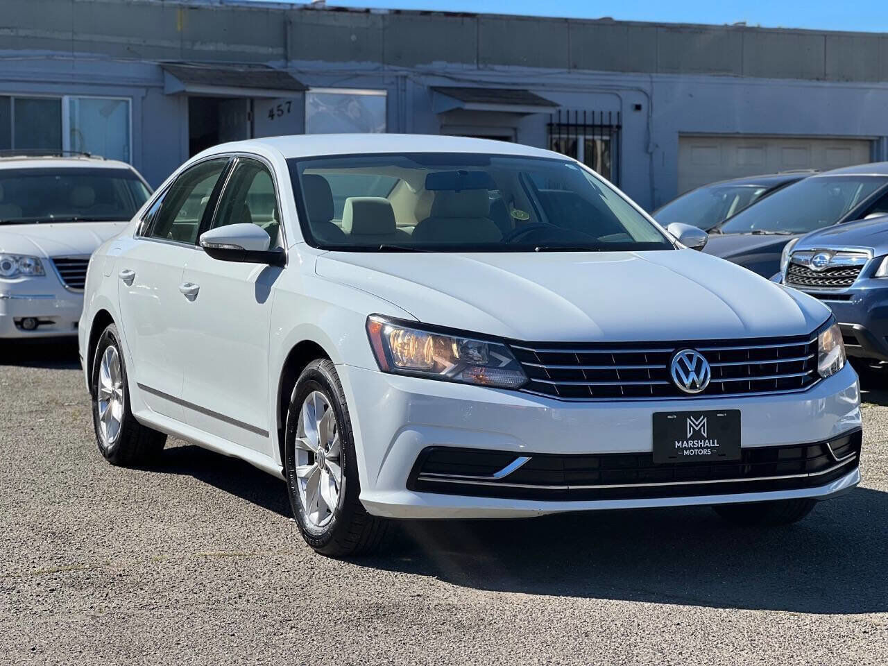 2017 VOLKSWAGEN Passat